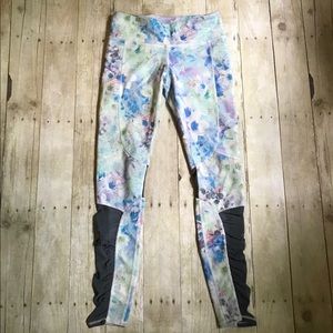 Alo Yoga Runway Pastel Floral Mesh Cutout Leggings Size Small